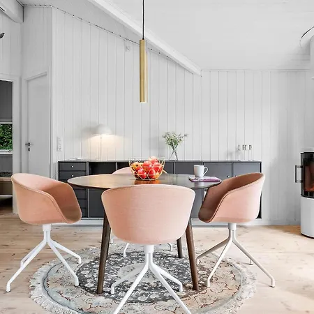 Prázdninový dům Beautiful In With Wifi *